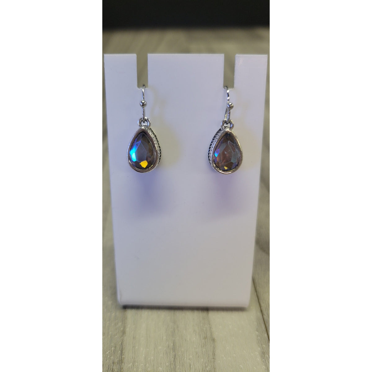 Vintage style drop leaf earrings